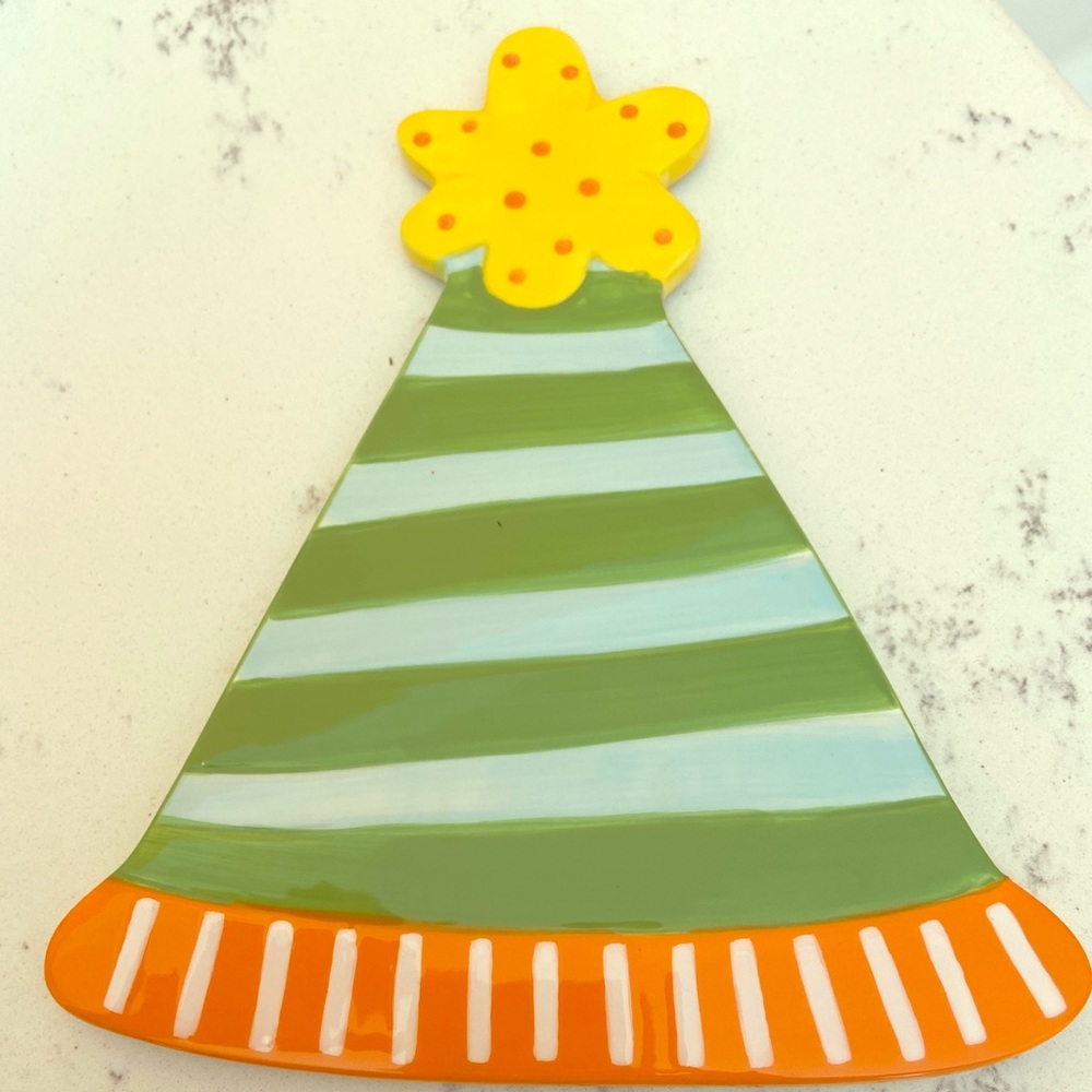 RETIRED Coton Color Large Birthday Hat attachment